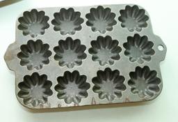 Griswold 140 Turks Head Muffin Pan, Corn Bread  & Small Cake Pan