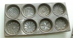 Griswold 140 Turks Head Muffin Pan, Corn Bread  & Small Cake Pan