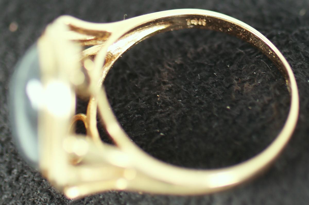 14K Gold Ring with Smokey Grey Stone, Sz. 8 3/4