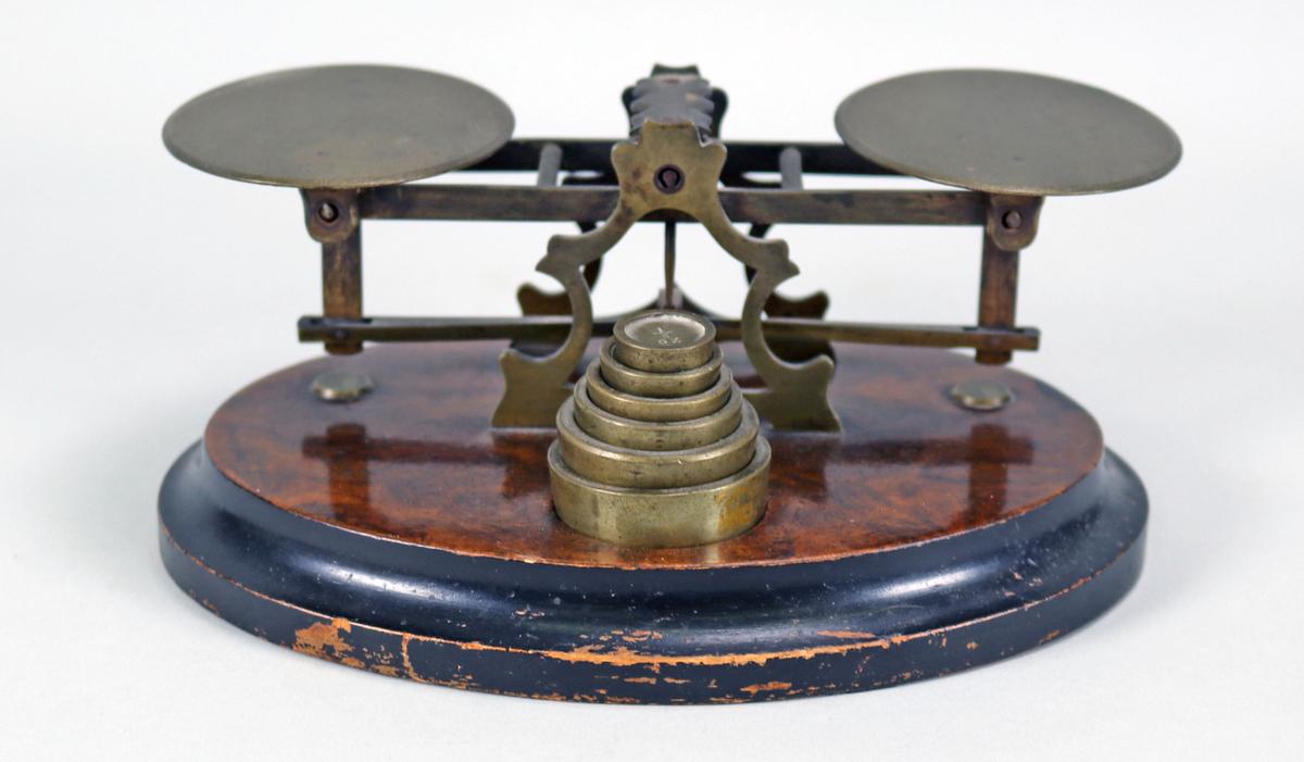 Small Balance Scale w/ Weights