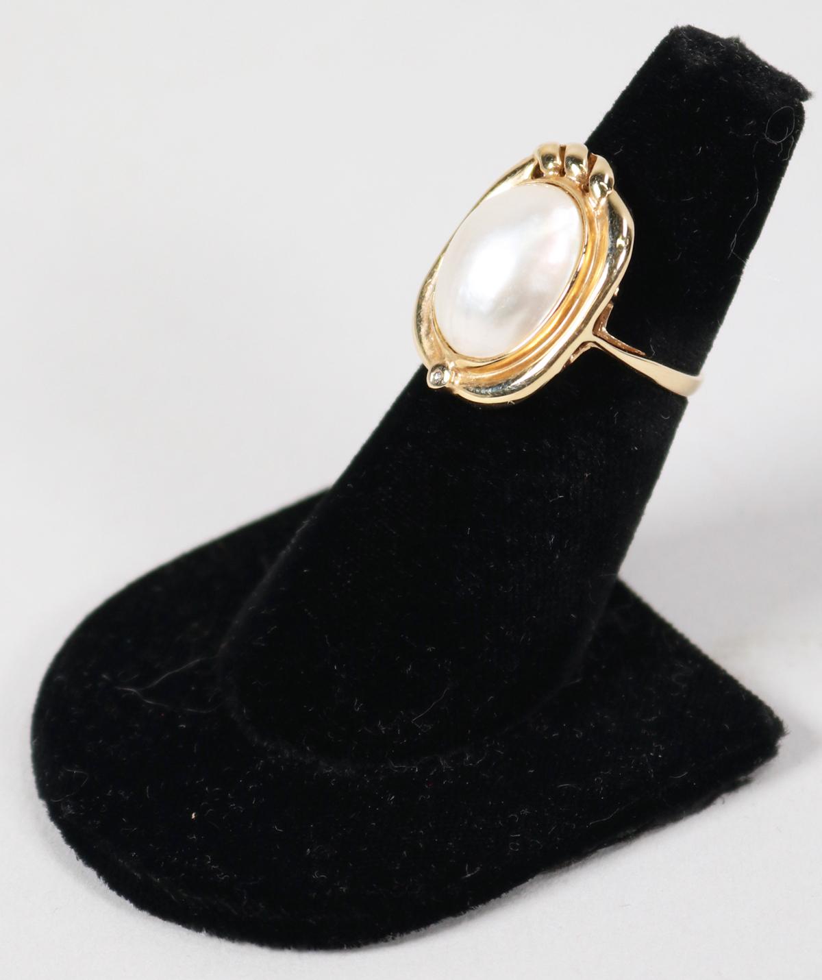 14K Pearl Ring, Sz. 7.5 - 5.4 Grams