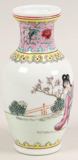 Chinese Hand Painted Porcelain Vase W/Geisha Girl