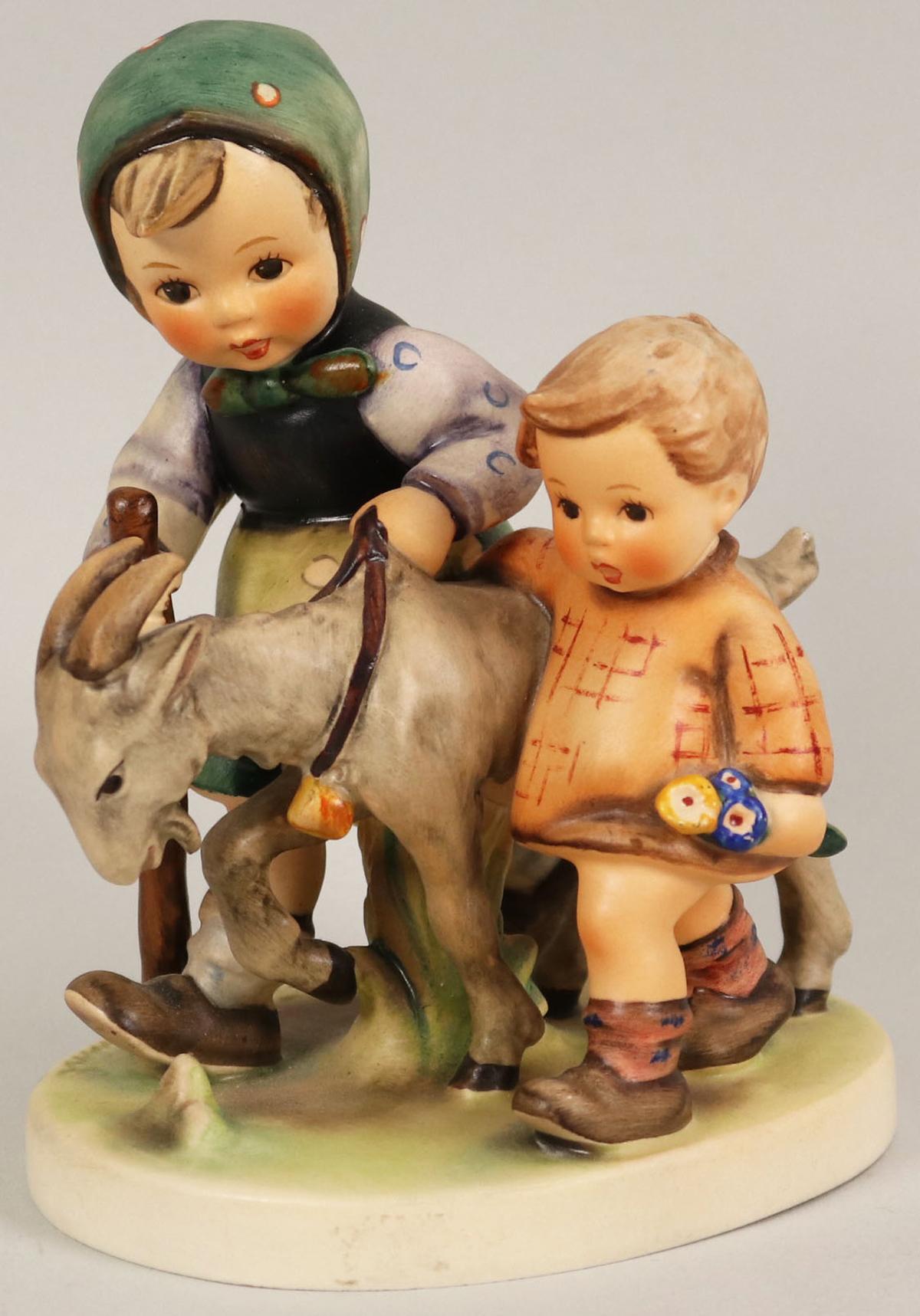 Goebel Hummel "Homeward Bound", #334 Figurine, c1955