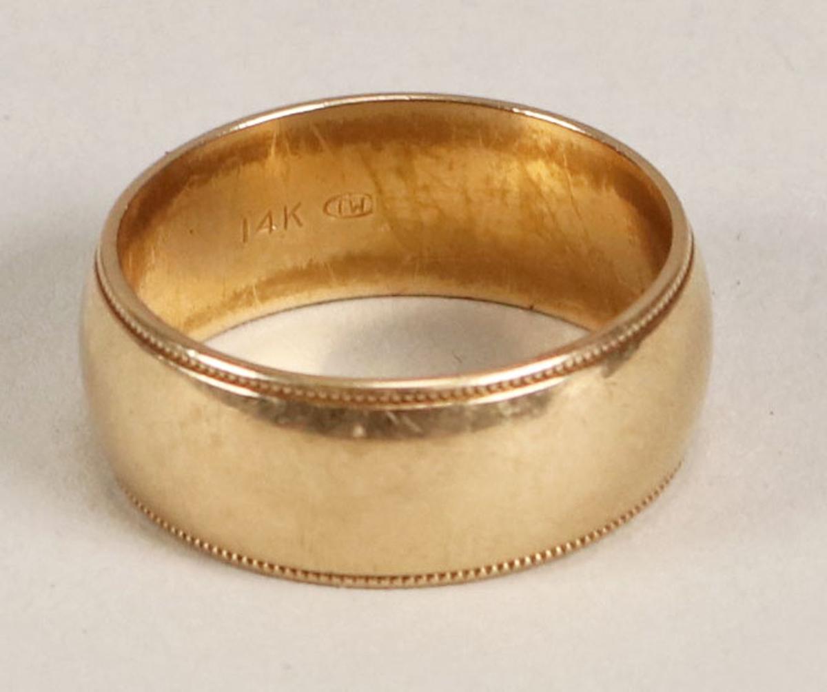 14k Gold Band, Sz. 9, 7.6 Grams