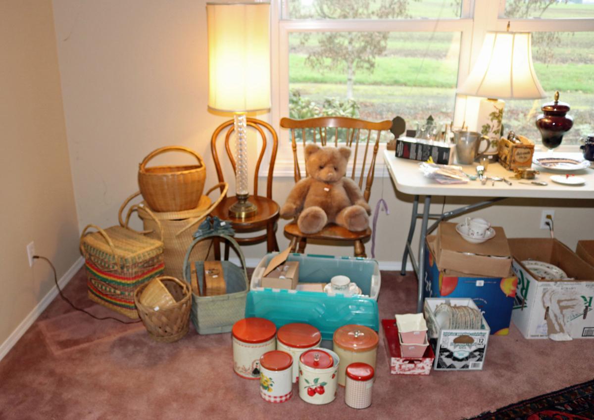 Living Room Items: Lamps, Baskets, Rugs, Dishware, Collectibles & More