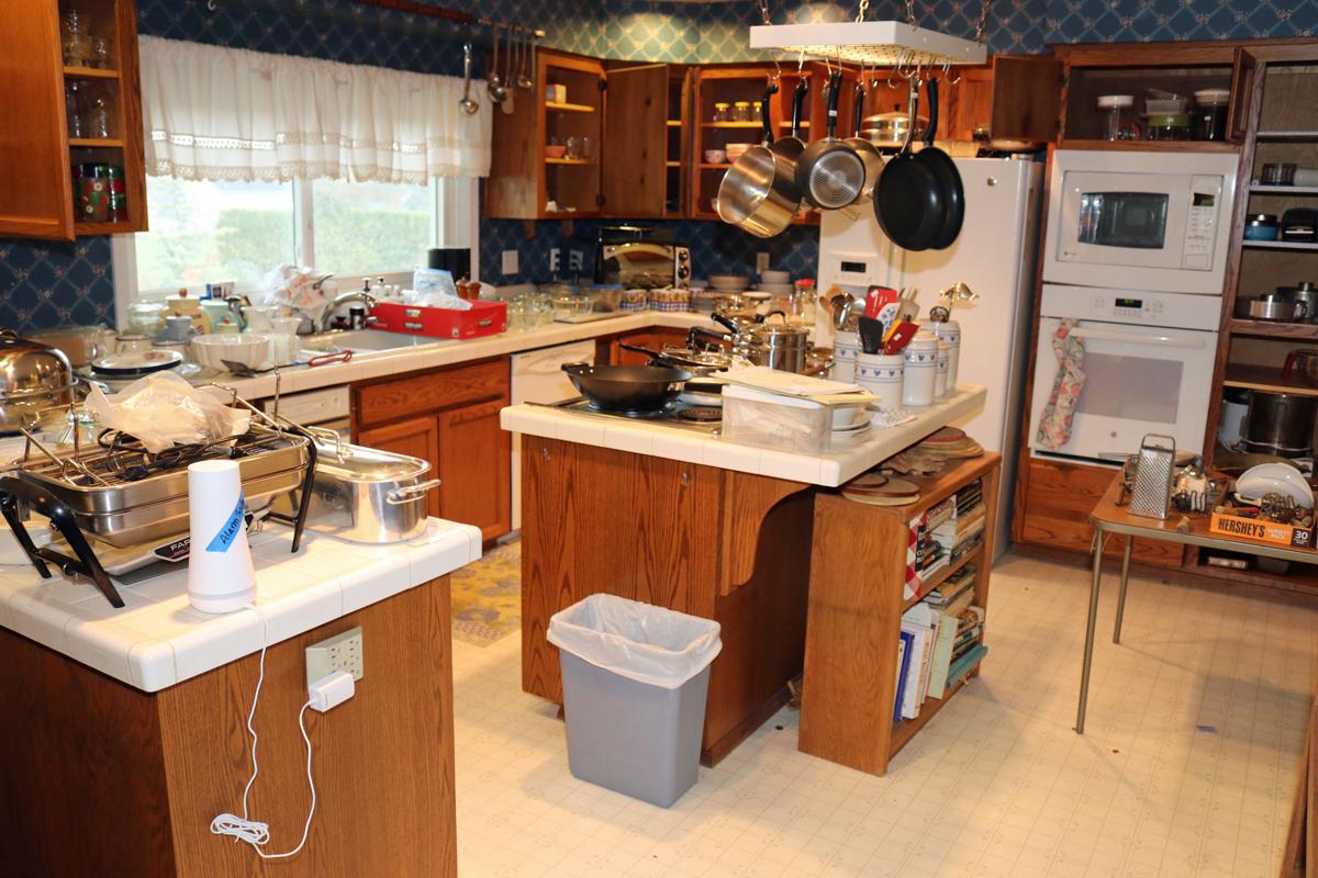 Kitchen - Pots, Pans, Glassware, Etc.