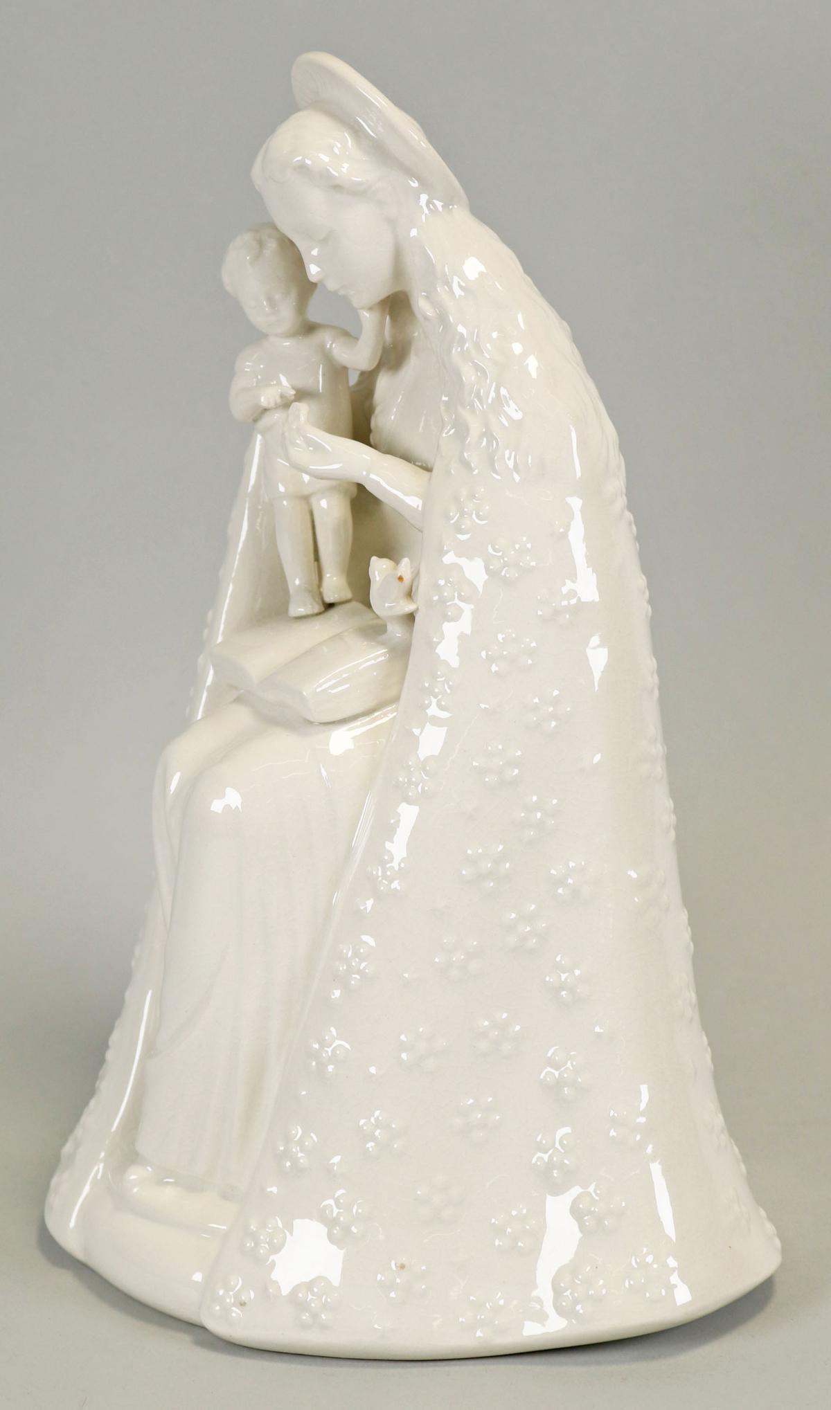 Hummel White Flower Madonna With Child, 10/1