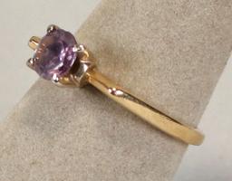 14k Gold Ring w/ Violet Colored Stone, Sz. 7, 2.5 Grams