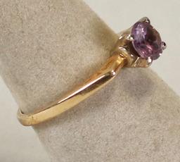 14k Gold Ring w/ Violet Colored Stone, Sz. 7, 2.5 Grams