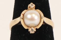 14K Gold Pearl Ring w/2 Diamonds, Sz. 4, 3.5 Grams