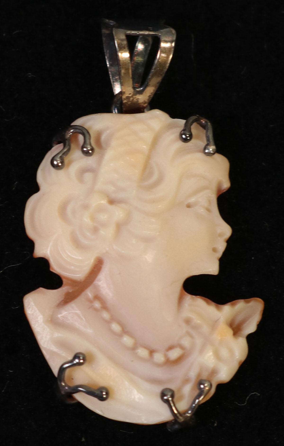 M & M Scognamiglio Italy Victorian Lady Cameo Pendant