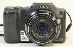 Sony Digital Cyber-Shot Still Camera w/Bag & Manuel