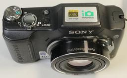 Sony Digital Cyber-Shot Still Camera w/Bag & Manuel