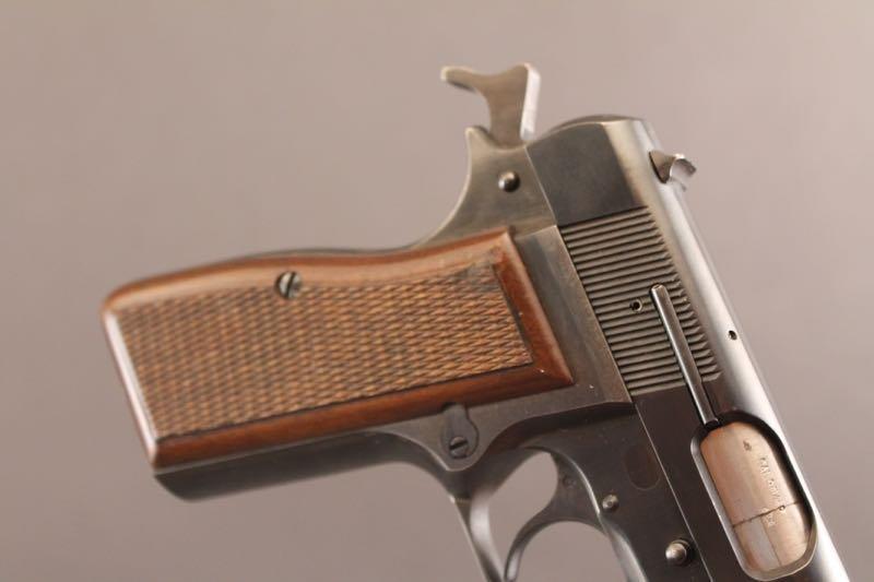 handgun BROWNING HI-POWER 9MM SEMI-AUTO PISTOL