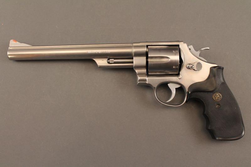 handgun SMITH & WESSON MODELl 629-1 ,44CAL REVOLVER