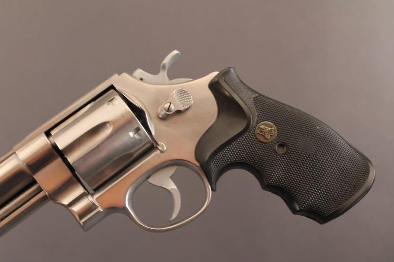handgun SMITH & WESSON MODELl 629-1 ,44CAL REVOLVER