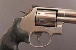 handgun SMITH & WESSON 686-4 .357 MAG REVOLVER