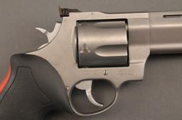 handgun TAURUS RAGING BULL .454 CASULL REVOLVER