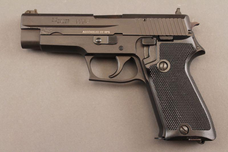 handgun SIG SAUER MODEL P220, 45CAL SEMI-AUTO PISTOL