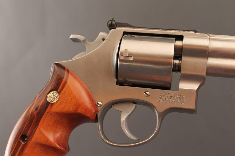 handgun SMITH & WESSON MODEL 627, .357CAL REVOLVER