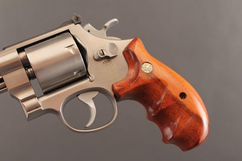 handgun SMITH & WESSON MODEL 627, .357CAL REVOLVER