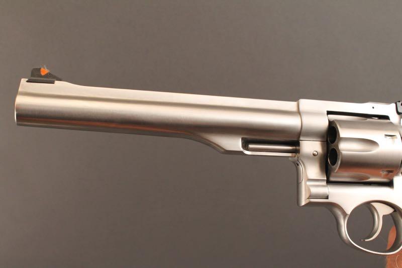 handgun RUGER REDHAWK, .44CAL REVOLVER