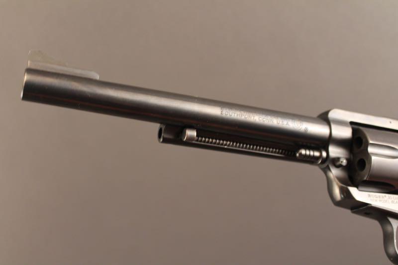 handgun RUGER PRE WARNING NEW MODEL BLACKHAWK, .30 CARBINE REVOLVER