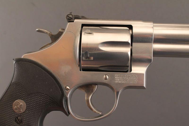 handgun SMITH & WESSON MODEL 629-6 CLASSIC, .44 MAG REVOLVER