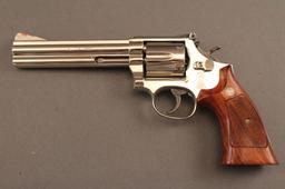 handgun SMITH & WESSON 586 MODEL, 357 MAG CAL, REVOLVER