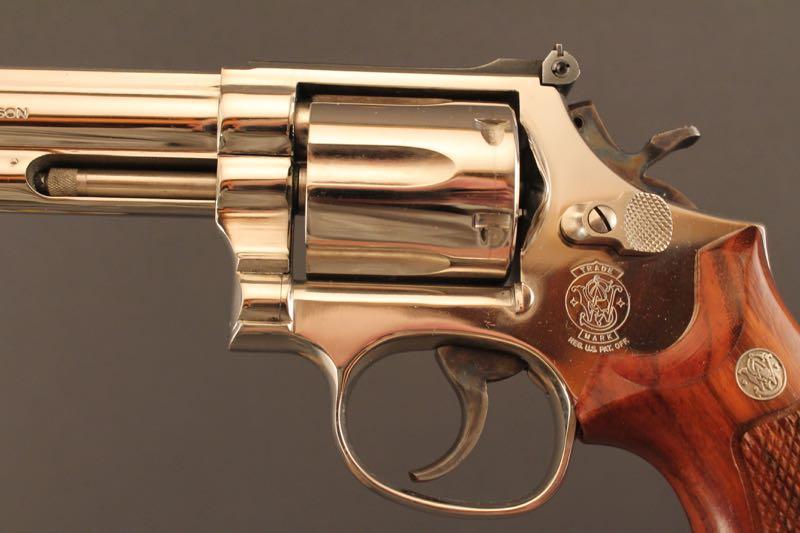 handgun SMITH & WESSON 586 MODEL, 357 MAG CAL, REVOLVER