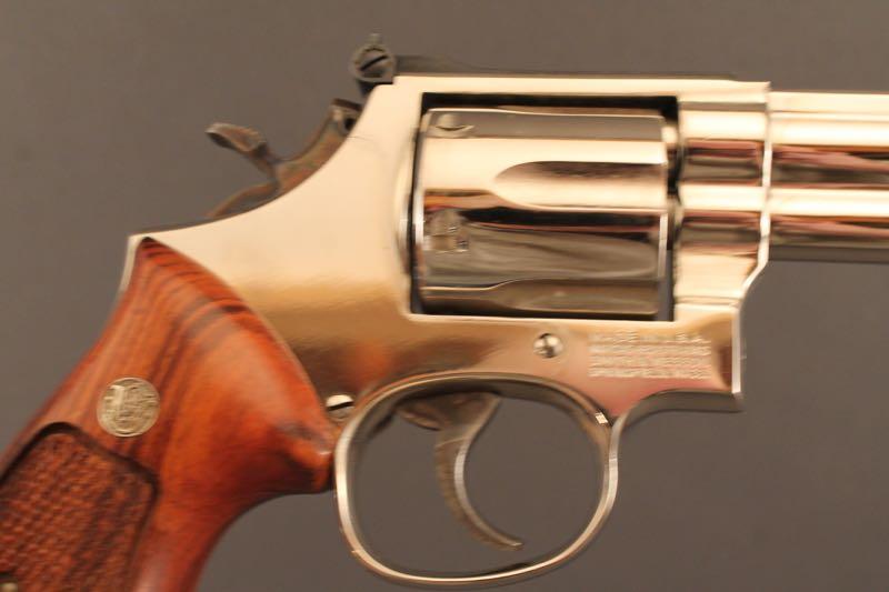 handgun SMITH & WESSON 586 MODEL, 357 MAG CAL, REVOLVER