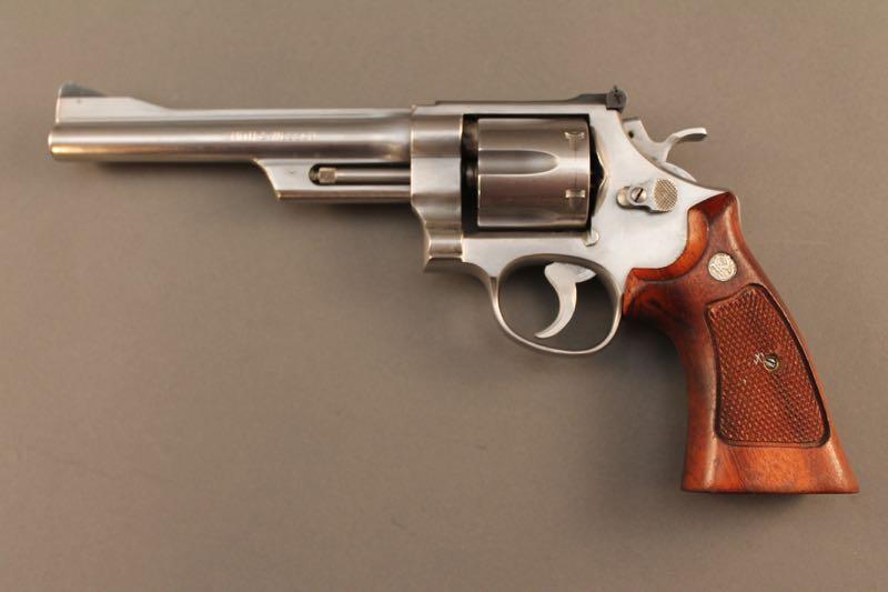 handgun SMITH & WESSON MODEL 624, 44 SPL DA REVOLVER, S#AHB1859