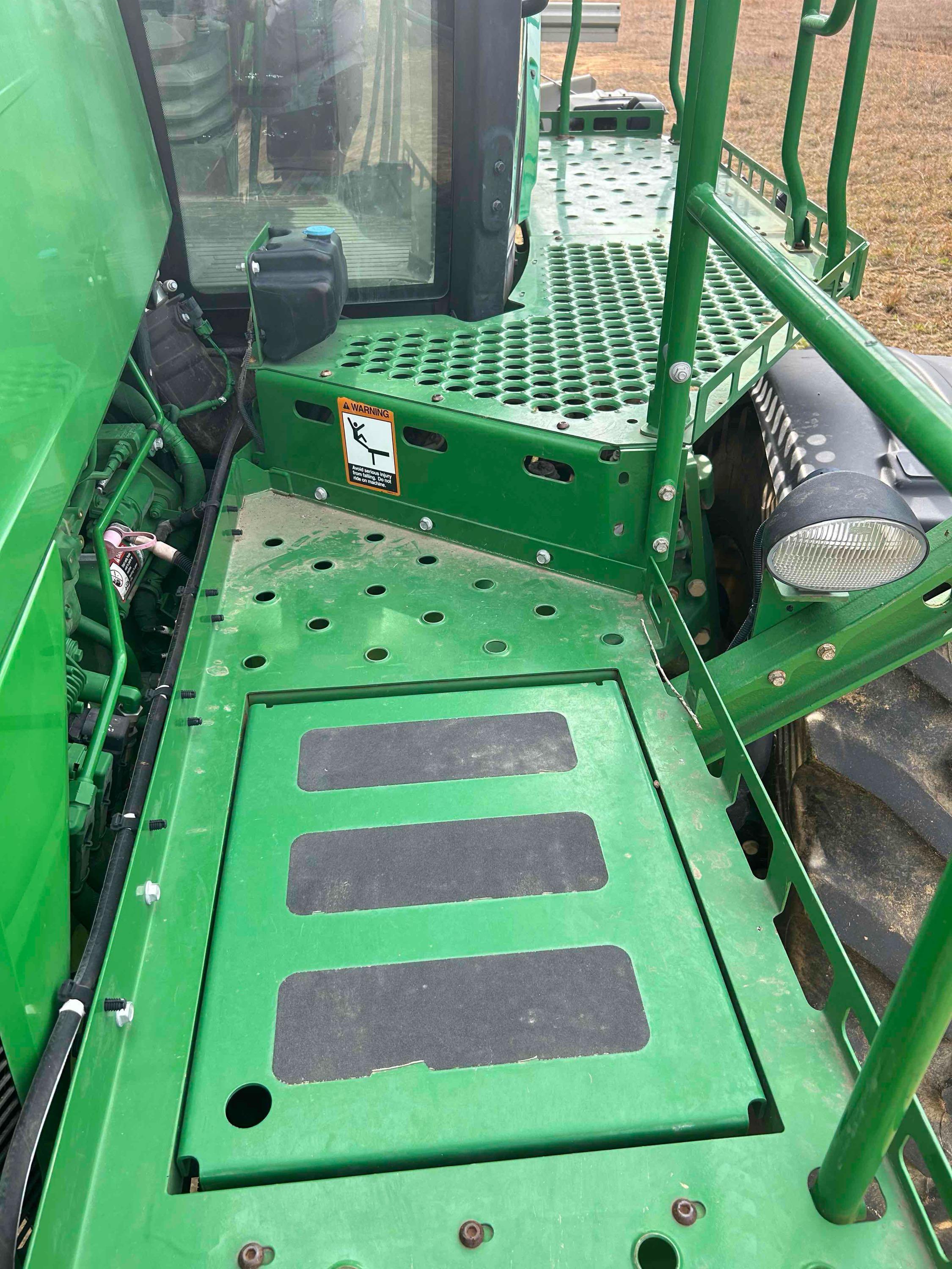 John Deere R4045