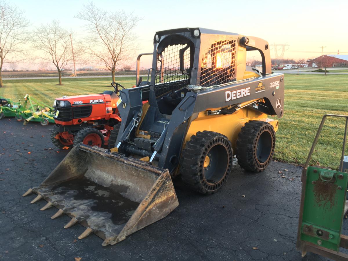 2013 JOHN DEERE 326E