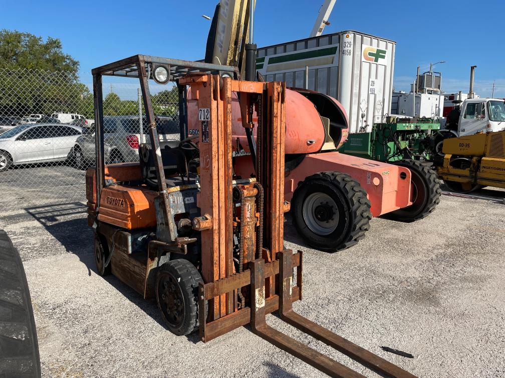 TOYOTA FORKLIFT 5FDC25-10628  DIESEL 27957 Hours