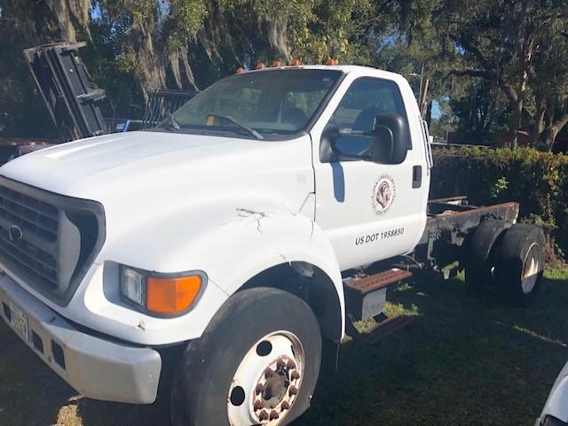 2000 Ford F650 7.2L Diesel 138000 Miles Vin: 3FDNF6527YMA44938