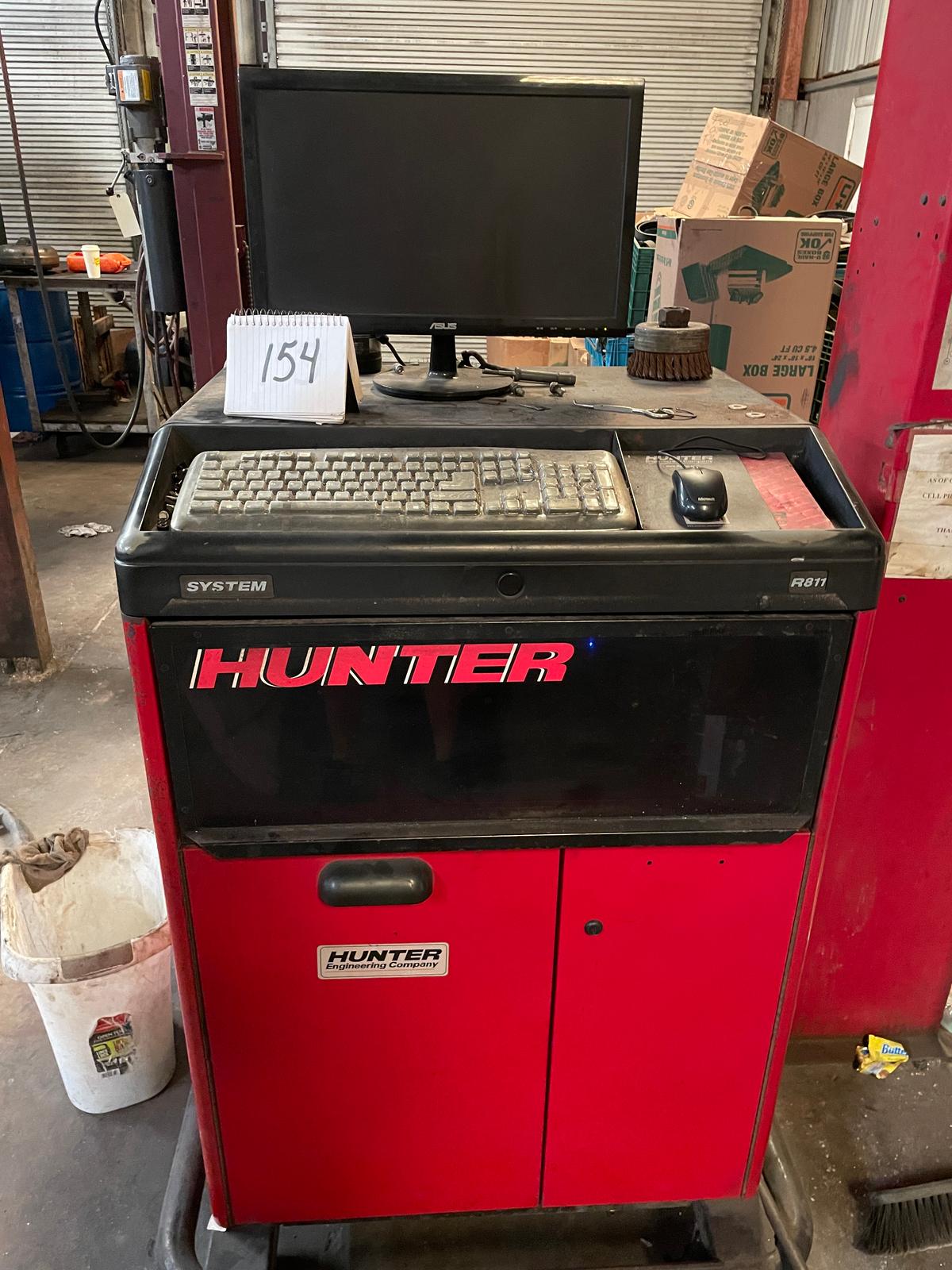 Hunter R811 Alignment Machine w/ DSP600 and RX12-XL-12000 Drive on Lift, and Alignment Heads