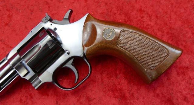 Dan Wesson Model 15-2V 357 Mag Revolver NIB