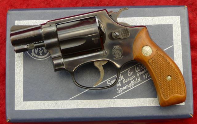 Smith & Wesson Model 36 Chiefs Special w/Box