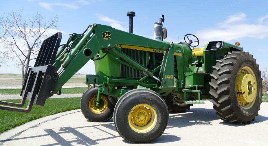 1973 John Deere 4030 Gas Tractor w/ Loader