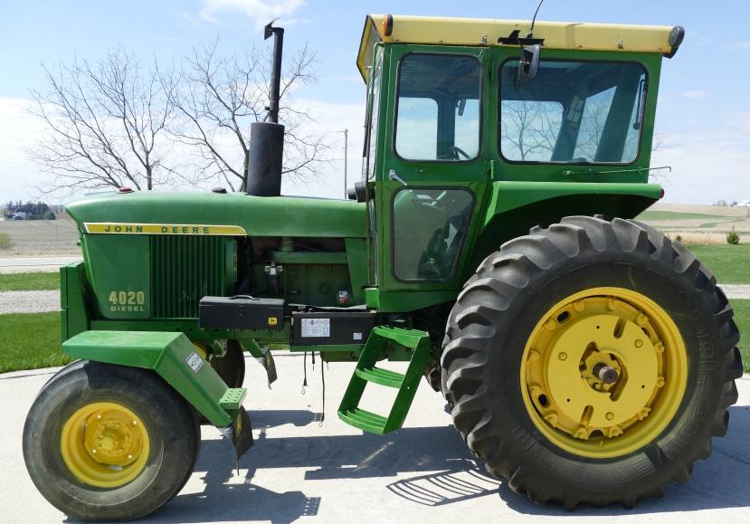 John Deere 4020 Diesel Tractor w/ Cab