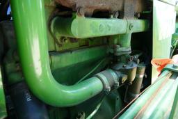 John Deere 2520 Gas Tractor w/ Loader