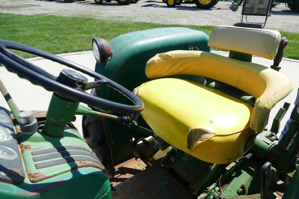 John Deere 2010 Gas Tractor