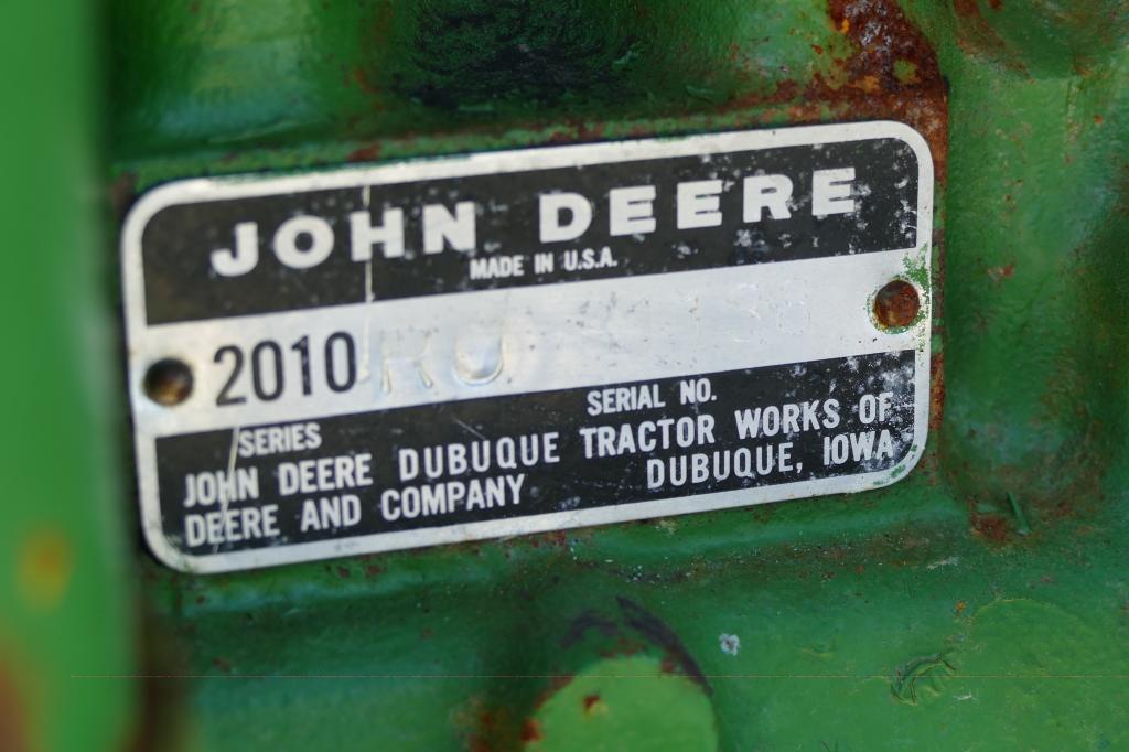 John Deere 2010 Gas Tractor
