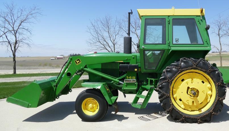 John Deere 3020 Gas Tractor w/ Loader