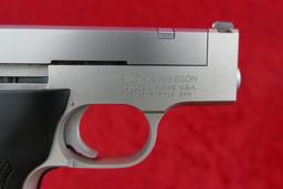 Smith & Wesson Model 2213 22 Pistol