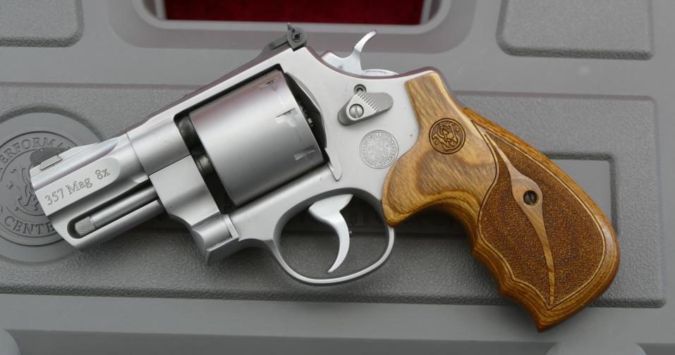 Smith & Wesson Performance Center 8X 357 Mag Rev.