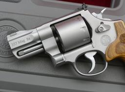 Smith & Wesson Performance Center 8X 357 Mag Rev.