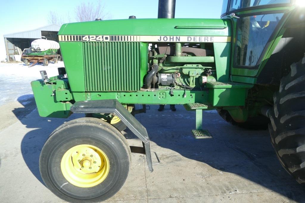 John Deere 4240