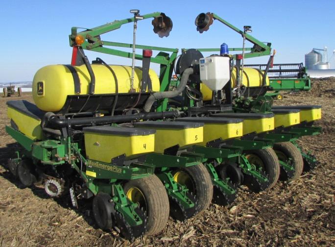 2001John Deere 1760 Max Emerge Plus 12 Row Planter